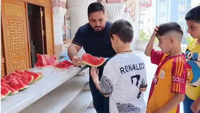Ağrılı Cesim Hoca Yine Çocukların Gönlüne Dokundu (Videolu Haber)