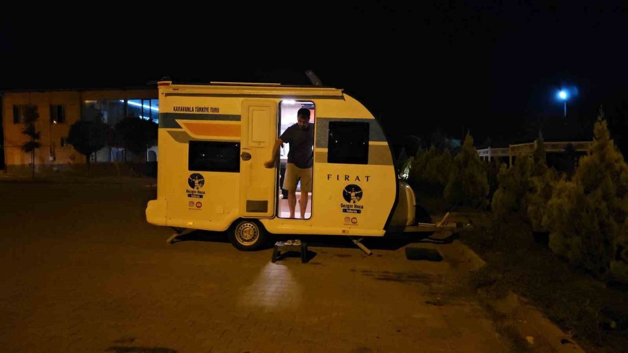 Karavanlı Gezgin Van Gölüne Ulaştı