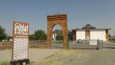 Bitlis'in Ahlat ilçesinde bulunan Ahlat Müzesi geçici olarak ziyarete kapatıldı