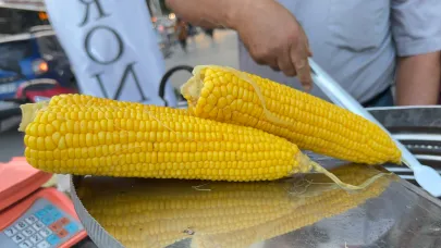 Ağrı’da yazın vazgeçilmez lezzeti: Mısır tezgahları (Videolu Haber)