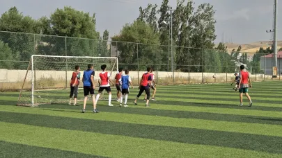 Tutak’ta Camiler Arası Futbol Turnuvası Başladı