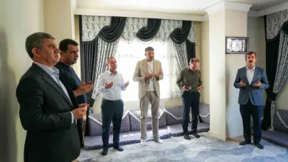 Hakkâri Valisi Ali Çelik,ten şehit ailelerini ziyaret