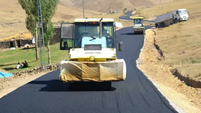 Ağrı’da Köy Yolları Konforlu Ulaşıma Kavuşuyor