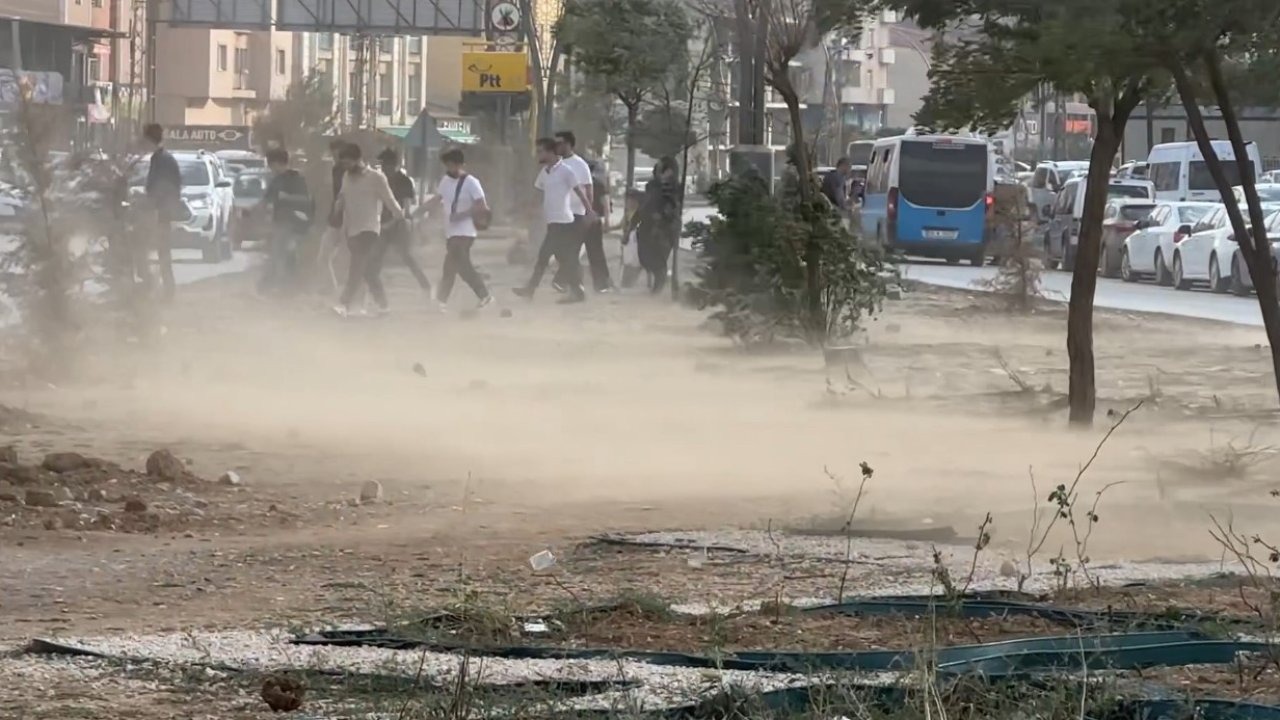Şehir Merkezi Sahra Çölünü Aratmıyor