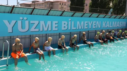 Tutak’ta ‘Yüzme Bilmeyen Kalmasın’ projesi sürüyor