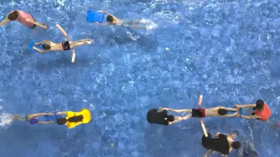 Ağrı’da Sıcaklardan Bunalan Vatandaşların Adresi Yarı Olimpik Havuz Oldu
