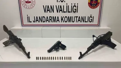 Başkale'de silah kaçakçılarına operasyon