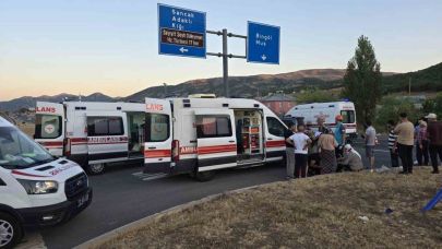 İki hafif ticari aracın çarpışması sonucu trafik kazası: 11 yaralı