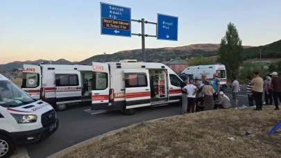 İki hafif ticari aracın çarpışması sonucu trafik kazası: 11 yaralı