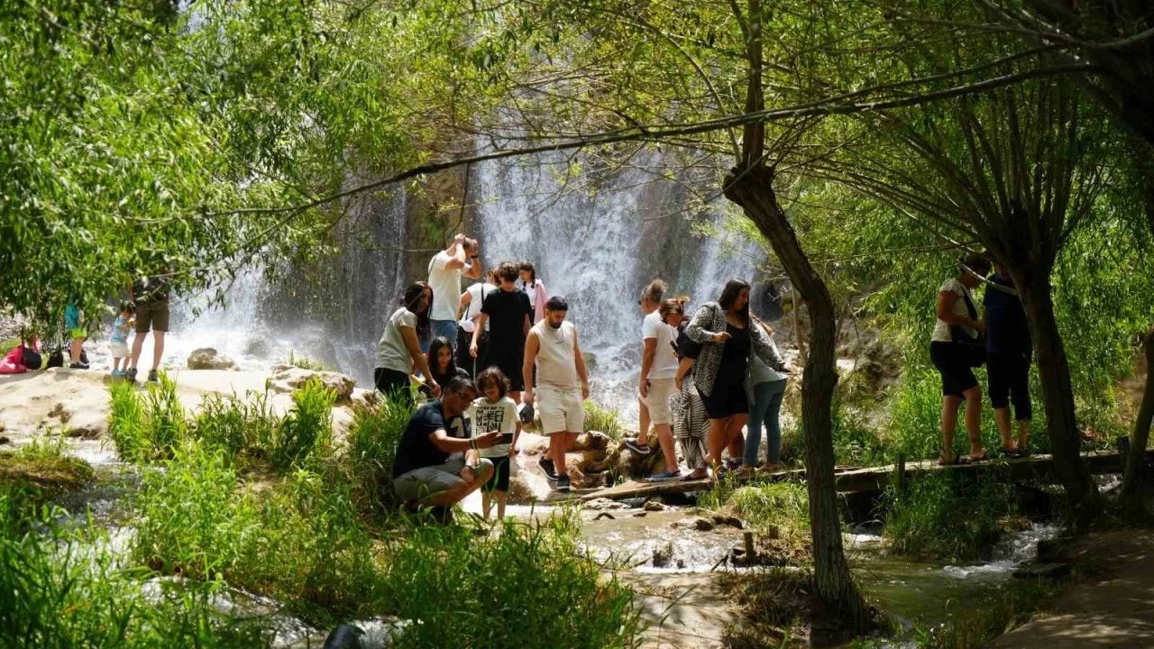 Girlevik Şelalesi Uğrak Yeri Oldu