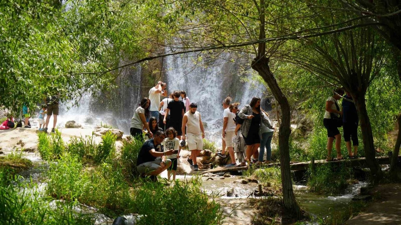 Girlevik Şelalesi Uğrak Yeri Oldu