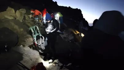 Ağrı Dağı’nda gece tırmanışı heyecanı