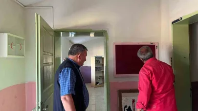 Kars’ta hayırsever iş insanı köy okulunu boyattı