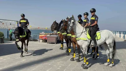Malazgirt etkinlikleri öncesi atlı polislerden Tatvan’da devriye