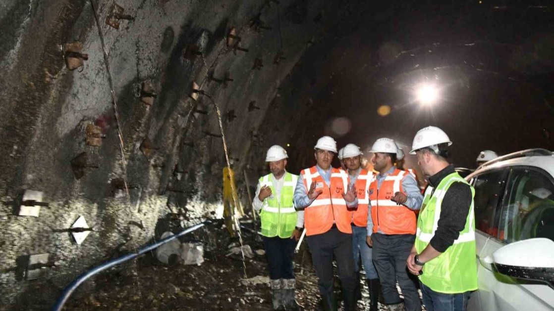 Vali Çiçek, Ilgar Tüneli inşaatını inceledi