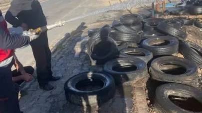 Van’da atık araç lastikleri yandı