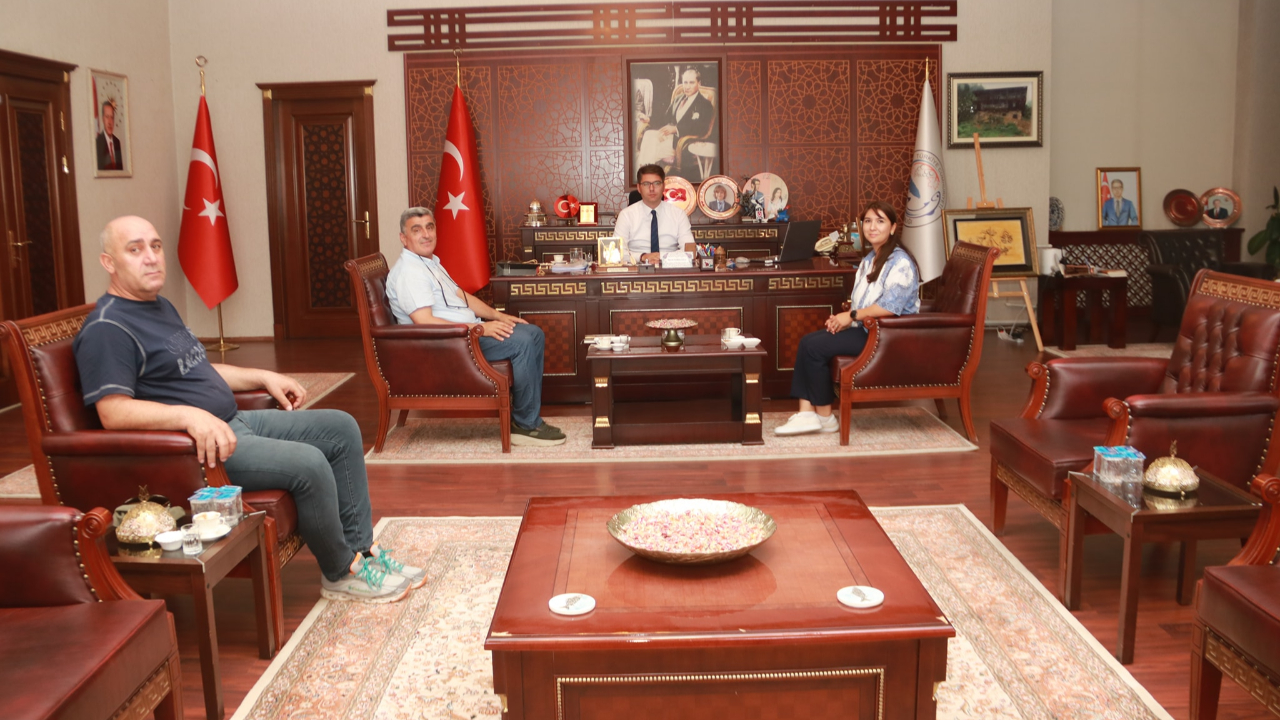Erciş Zernaki Tepe Kazı Heyetinden Kaymakam Karaloğluna Ziyaret