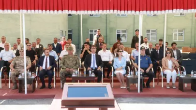 Erciş'te Sancak Devir Teslim Töreni