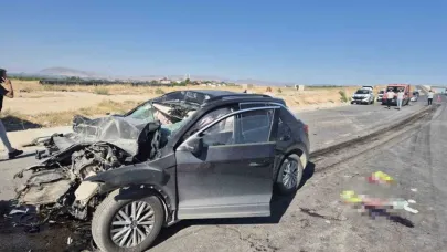 Kamyon ile otomobilin karıştığı kazada 1 kişi hayatını kaybetti