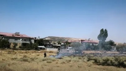 Bitlis'in Güroymak ilçesinde 10 hektarlık alan yandı