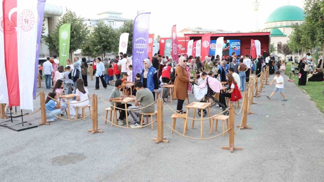 Bu tırı çocuklar çok sevdi; Geleneksel Oyunlar Tırı Muş’ta