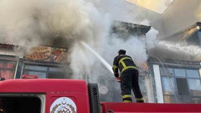 Bitlis Tatvan ilçesinde yangın korkuttu