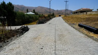 Ağrı Köylerinde Kilit Parke Çalışmalarıyla Modern Yollar