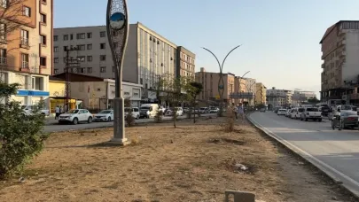 Yüksekova’da toz vatandaşı çileden çıkarttı