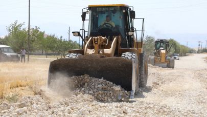 Erciş Belediyesi Bayramlı Mahallesi'nde Yol Bakım Çalışmaları Başlattı