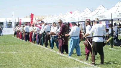 Malazgirt’te "954. Yıl Açık Hava Özel Puta Koşusu" Türkiye finalleri nefes kesti