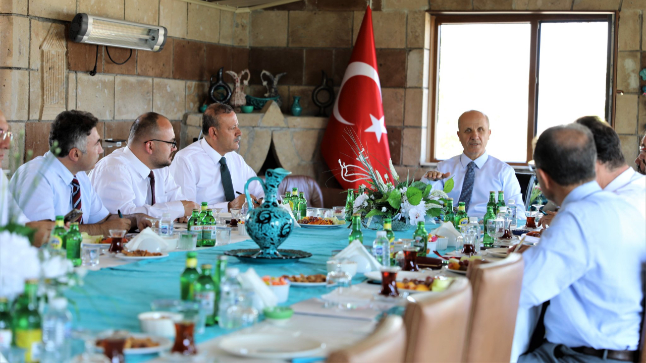 AİÇÜ Rektörü Gülçin, Ahlat’taki Bölge Üniversiteleri Toplantısına Katıldı