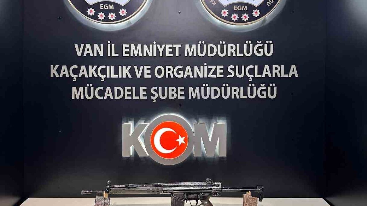 Evde 5 el bombası ile 2 tüfek ele geçirildi