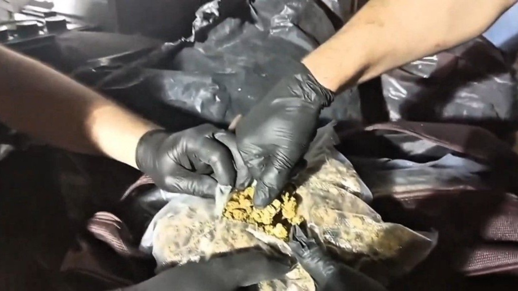 Hakkâri’de kamyonette 26 kilogram skunk ele geçirildi: 1 şüpheli tutuklandı
