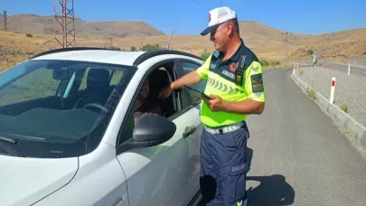 Ağrı Trafik Timleri Denetimlerini Sıkı Tutuyor