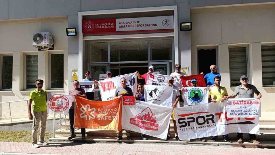 Süphan Dağı’nda Malazgirt zaferi tırmanışı başarıyla tamamlandı