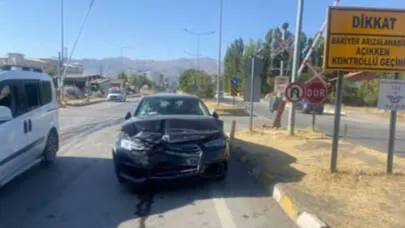Muş’ta hemzemin geçitte kaza: 2 yaralı