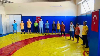Muş’ta güreş antrenmanları devam ediyor