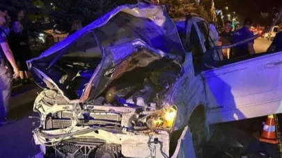 İki aracın karıştığı trafik kazasında can pazarı