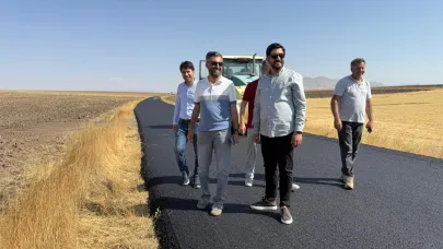 AK Parti İl Başkanı Yıldız, Eskiharman Köyü’ndeki asfalt çalışmalarını inceledi