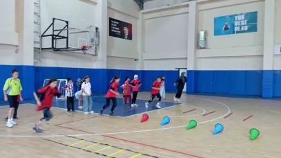Korkut’ta kort tenisi antrenmanları devam ediyor
