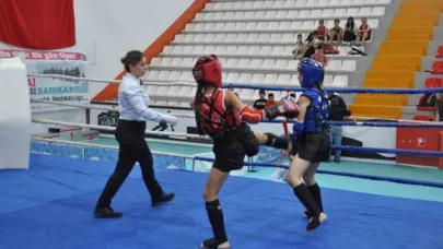 Kars’ta Çocuklar Türkiye Muaythai Şampiyonası nefes kesiyor