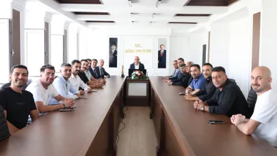 Ağrı Valisi Koç’tan Türkiye Şampiyonu Halk Oyunları Ekibine Tebrik