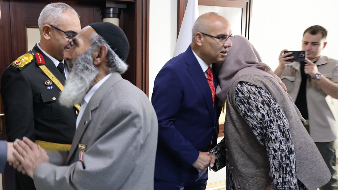 Vali Mustafa Koç, Zafer Bayramı Dolayısıyla Tebrikleri Kabul Etti