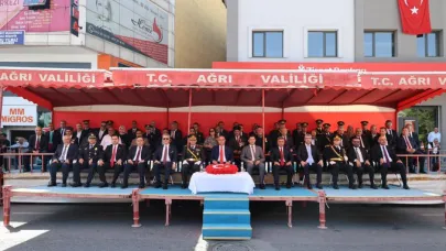 Zafer Bayramı Ağrı’da Gururla Kutlandı