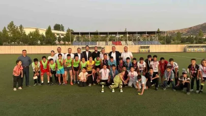 Bitlis'te Yaz Kur’an kursu öğrencileri futbol turnuvasında buluştu