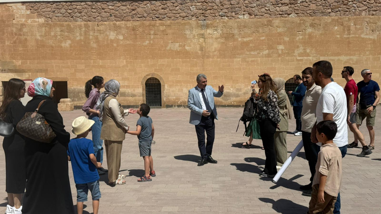 Ağrı’da Otizmli Çocuklar İshak Paşa Sarayı’nda Tarihle Buluştu
