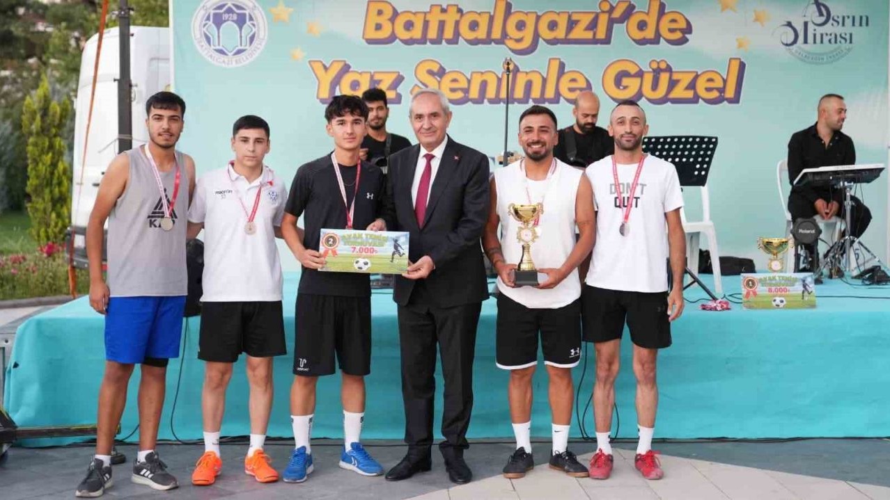 Battalgazi’de 18 takım mücadele etti, kupa Karaman FK’nın oldu