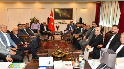Van Ak Parti İl Başkanı Abdulahat Arvas ve Erciş Ak Parti İlçe Başkanı Abidin Çalışkan'dan Vali Balcıya Ziyaret