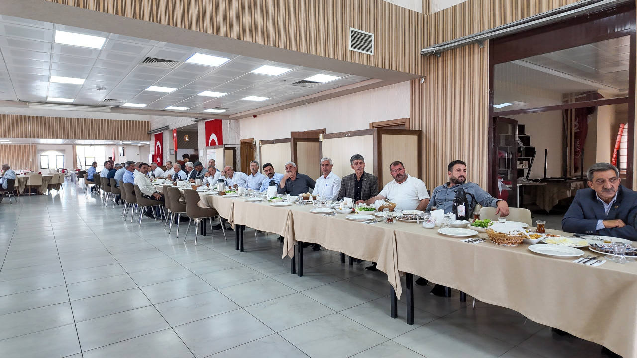 AK Parti İl Başkanı Yıldız, Muhtarlarla Buluştu