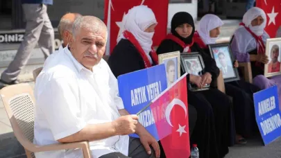 Muş’ta ailelerin evlat nöbeti sürüyor